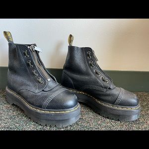 DOC MARTENS SINCLAIR BOOTS in BLACK AUNT SALLY